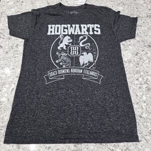 HARRY POTTER HOGWARTS GRAPHIC T SHIRT OFFICIAL ITEM SIZE MEDIUM NEW